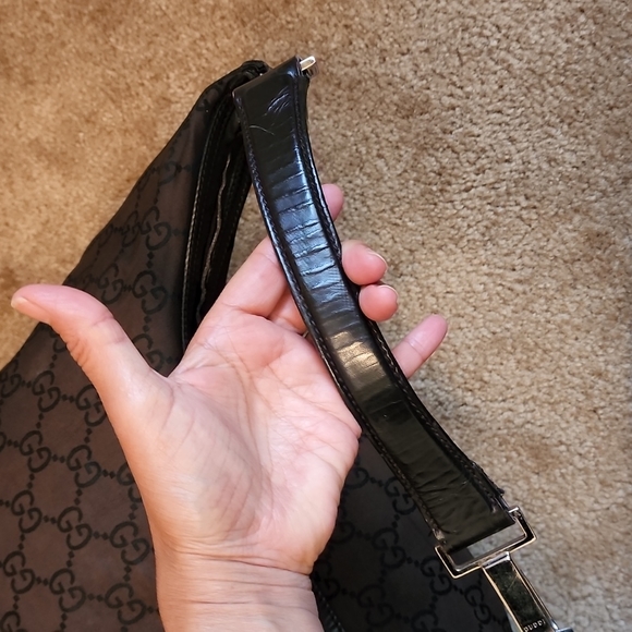 Gucci GG Nylon Extra-large Travel Hobo Bag - Picture 10 of 16